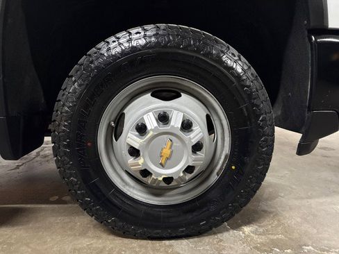 Used 2024 Chevrolet Silverado 3500 W/T image 38