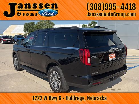 Used 2025 Ford Expedition Max Active AWD/4WD image 8