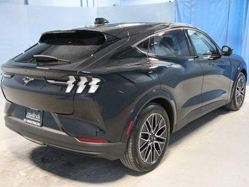Used 2025 Ford Mustang Mach-E Premium AWD/4WD image 31