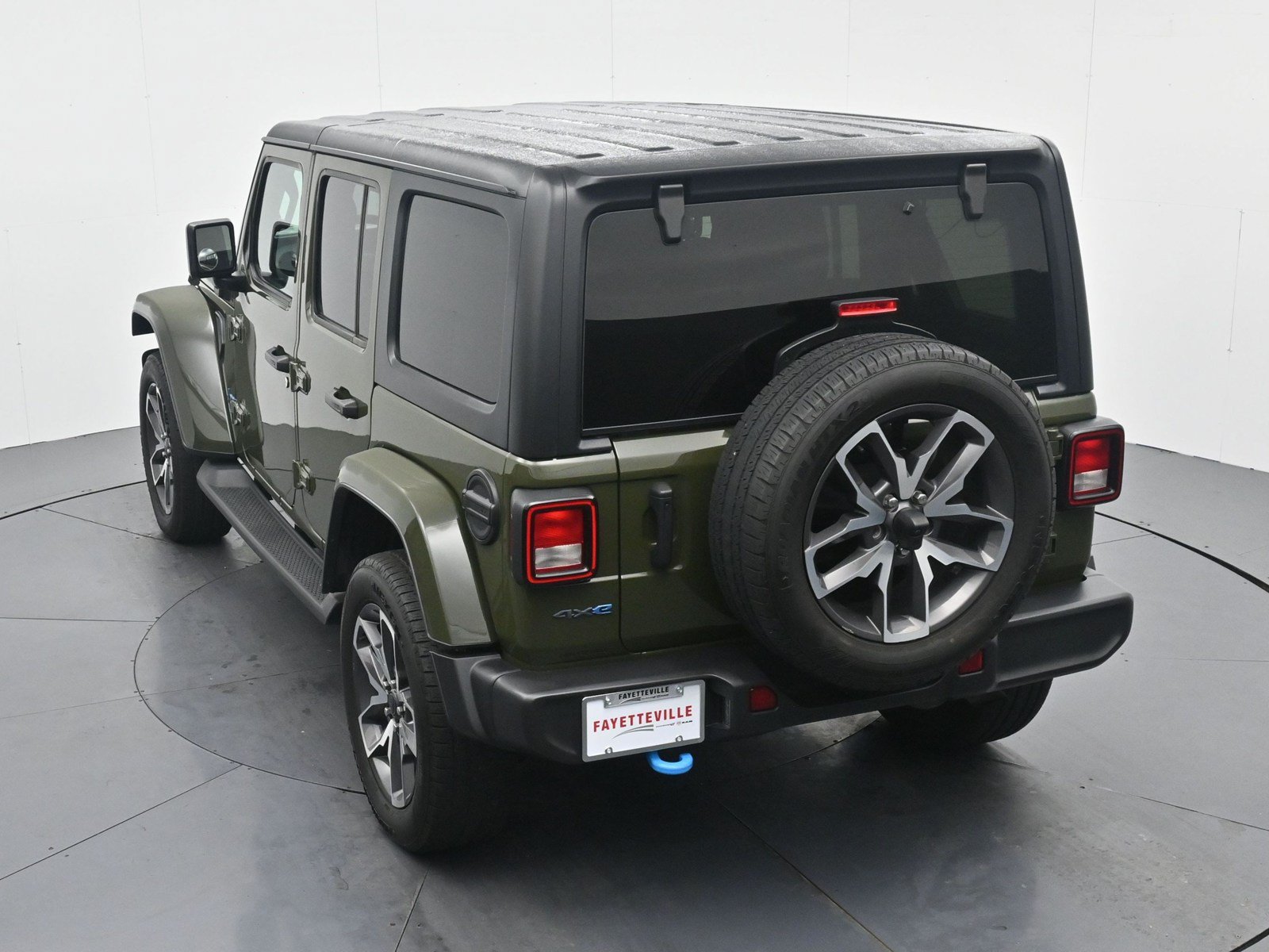 Used 2024 Jeep Wrangler Unlimited w/ Convenience Group AWD/4WD image 23