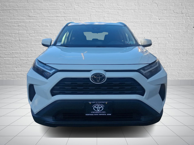 Used 2025 Toyota RAV4 XLE AWD/4WD image 2
