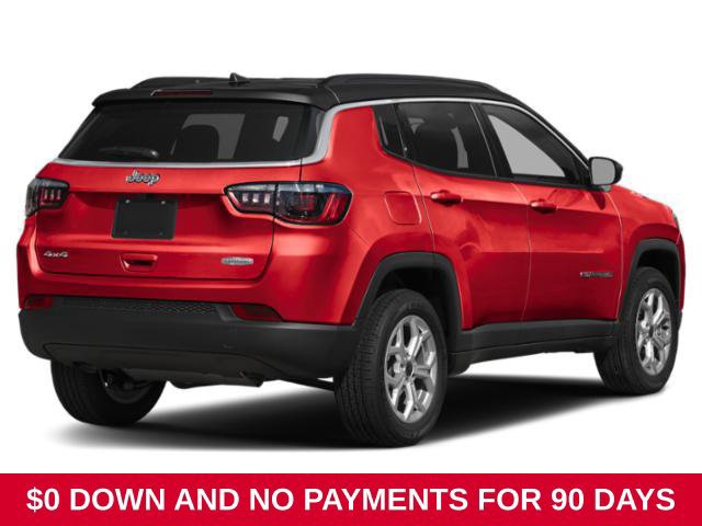 Used 2025 Jeep Compass Latitude AWD/4WD image 2