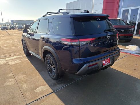 New 2026 Nissan Pathfinder SL w/ SL Premium Package FWD image 3