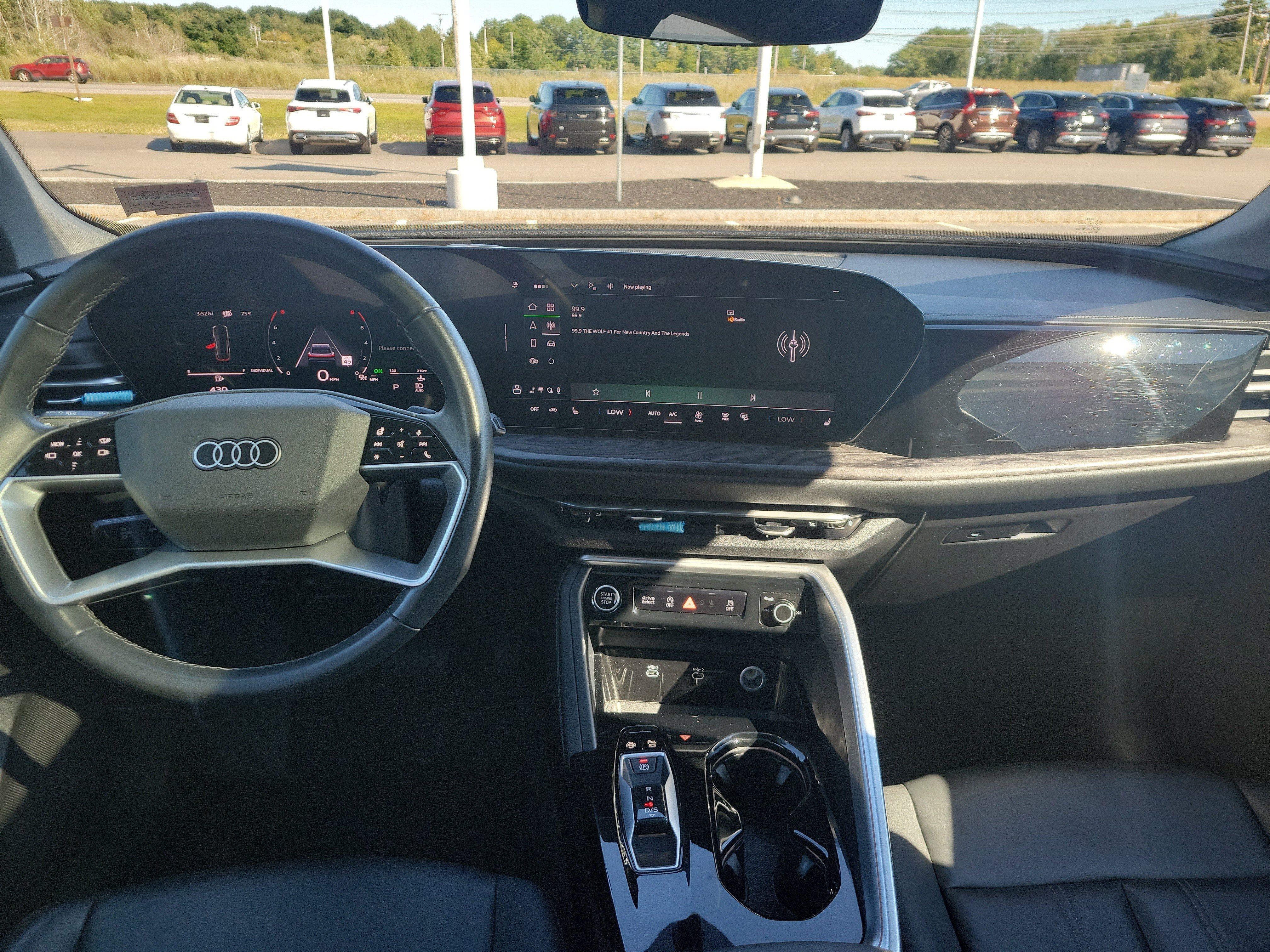 Used 2025 Audi Q5 Premium Plus w/ Premium Plus AWD/4WD image 3