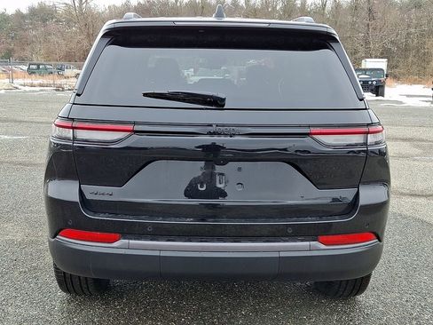 New 2026 Jeep Grand Cherokee Limited w/ Limited Altitude Package AWD/4WD image 7
