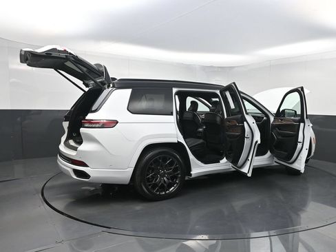 Used 2023 Jeep Grand Cherokee L Summit w/ High Altitude Package AWD/4WD image 48