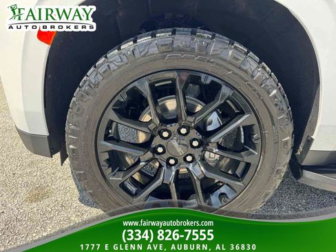 Used 2024 GMC Yukon Denali image 33