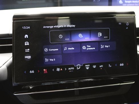 Certified 2024 Lincoln Nautilus Reserve w/ Equipment Group 202A image 19