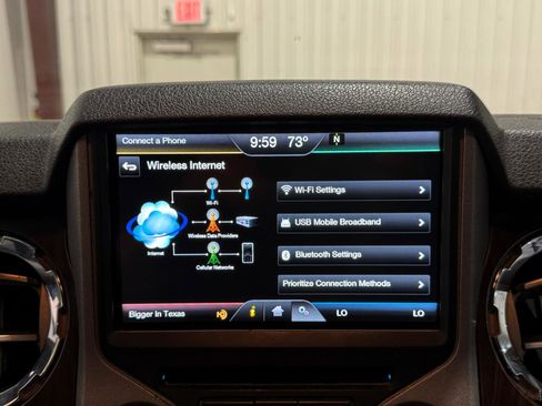 Used 2015 Ford F250 Lariat w/ Lariat Ultimate Package image 44