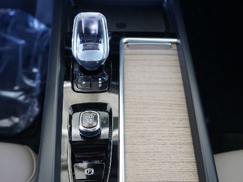 New 2026 Volvo XC60 B5 Plus w/ Protection Package Premier image 16