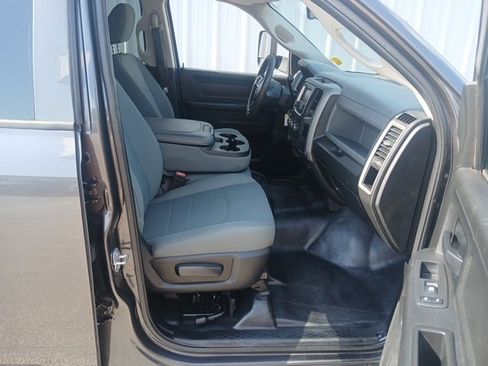 Used 2018 RAM 3500 Tradesman w/ Chrome Appearance Group image 34