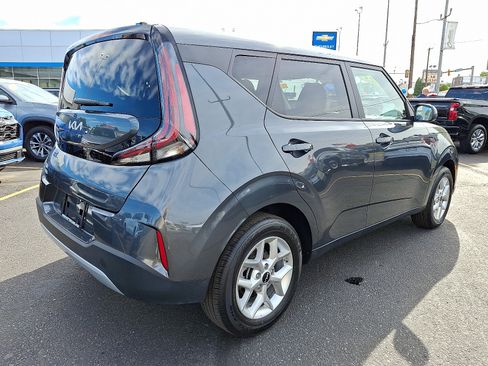 Used 2025 Kia Soul LX w/ LX Technology Package FWD image 5