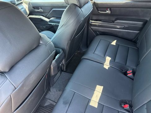 Used 2025 Toyota Tacoma TRD Sport AWD/4WD image 12
