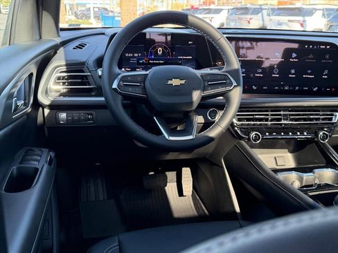 New 2026 Chevrolet Traverse LT w/ Sun and Wheel Package image 8