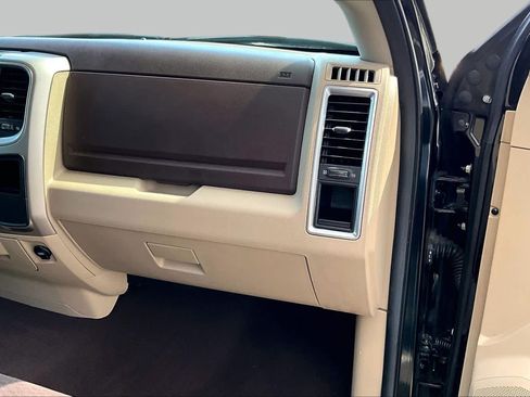 Used 2016 RAM 1500 Classic SLT RWD image 19