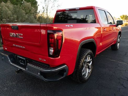 Used 2024 GMC Sierra 1500 SLE w/ Preferred Package image 3