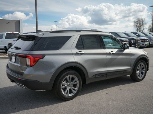 New 2026 Ford Explorer Active w/ Active Comfort Package AWD/4WD image 10