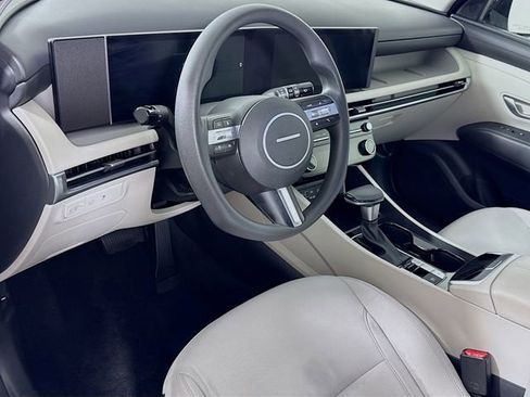 Certified 2025 Hyundai Tucson SEL image 11