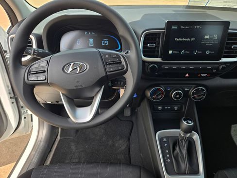 New 2026 Hyundai Venue SE FWD image 9