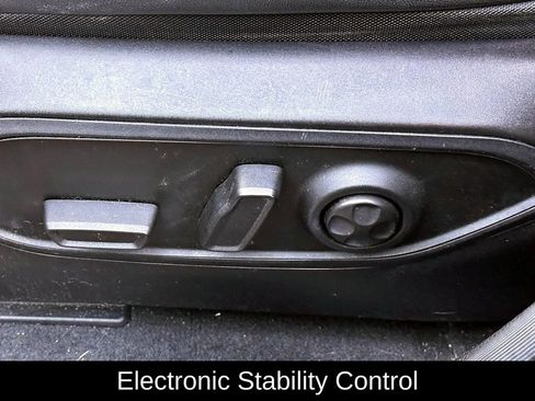 Used 2023 Jeep Grand Cherokee L Limited w/ Black Appearance Package image 19