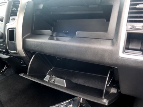 Used 2019 RAM 1500 Classic SLT image 37