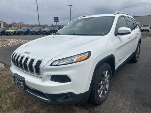 Used 2018 Jeep Cherokee Limited AWD/4WD image 3