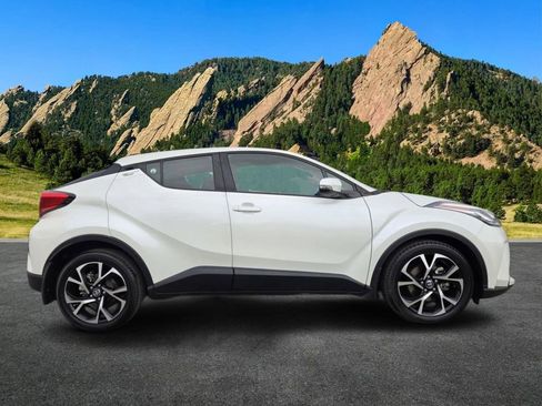 Used 2021 Toyota C-HR XLE FWD image 4