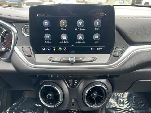 Used 2025 Chevrolet Blazer LT image 21