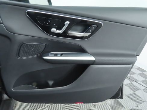 Certified 2025 Mercedes-Benz GLC 300 image 25