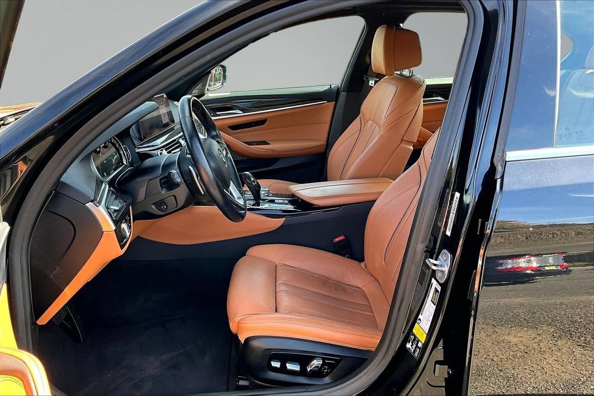 Used 2019 BMW 530i xDrive AWD/4WD image 10