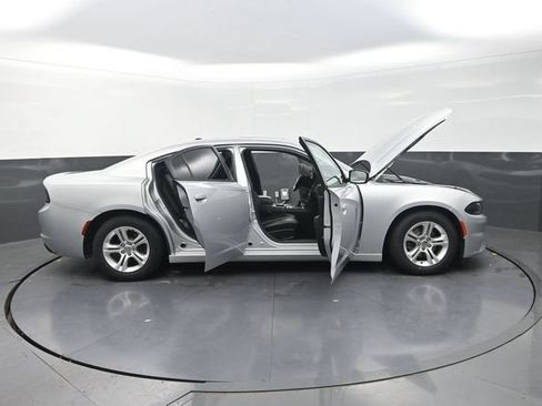 Used 2020 Dodge Charger SXT w/ Leather Interior Group RWD image 46