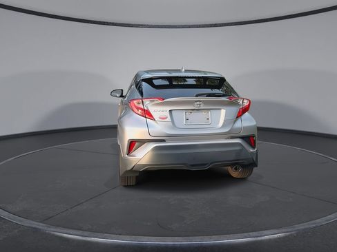 Used 2018 Toyota C-HR XLE FWD image 7