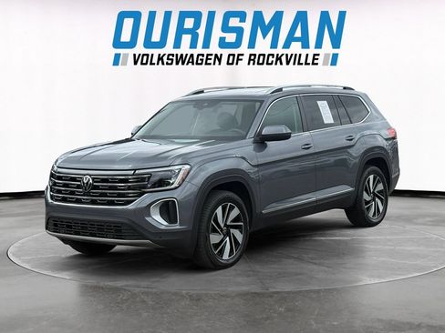 Used 2025 Volkswagen Atlas SEL AWD/4WD image 2