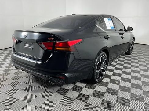 Used 2023 Nissan Altima 2.5 SR FWD image 11