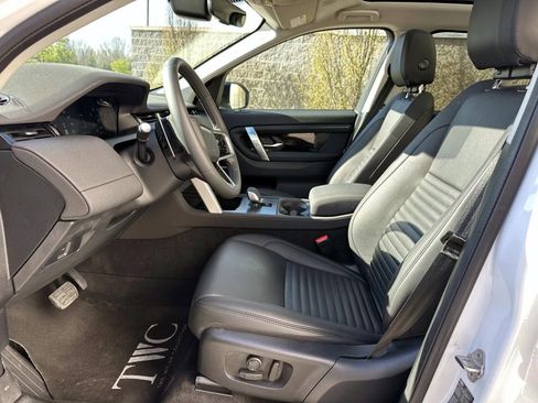 Used 2025 Land Rover Discovery Sport S image 12