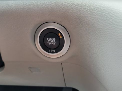 Used 2023 Chrysler Voyager LX FWD image 23