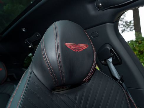 Used 2025 Aston Martin DBX 707 image 22