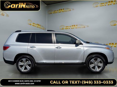 Used 2012 Toyota Highlander Limited w/ Tow Pkg AWD/4WD image 4