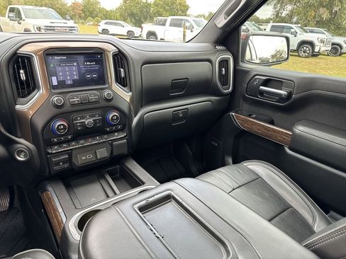 Certified 2019 Chevrolet Silverado 1500 High Country w/ Technology Package image 11