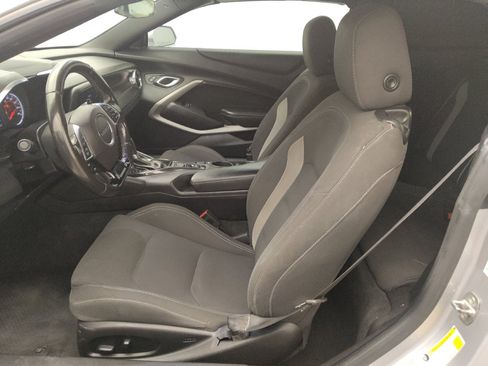 Used 2019 Chevrolet Camaro LT RWD image 17