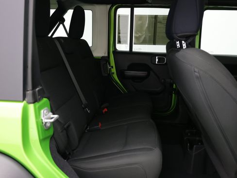 Used 2020 Jeep Wrangler Unlimited Sport AWD/4WD image 29