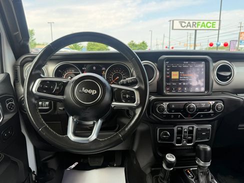 Used 2018 Jeep Wrangler Unlimited Sahara w/ Uconnect 4C Nav & Sound Group AWD/4WD image 25