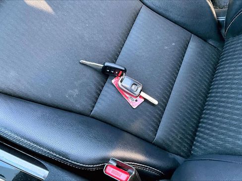 Used 2016 Honda Accord Sport image 14