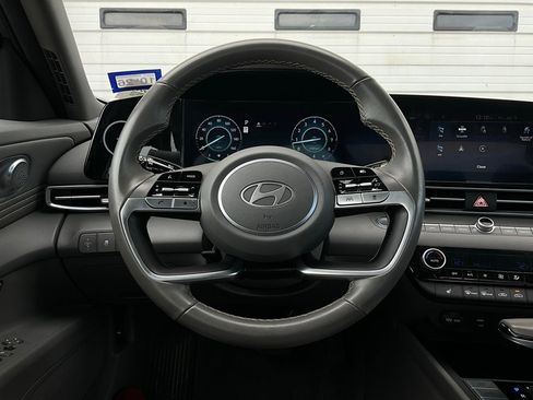 Used 2025 Hyundai Elantra SEL image 35