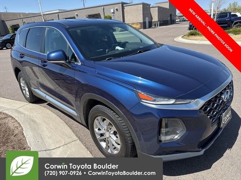 Used 2020 Hyundai Santa Fe SE image 1