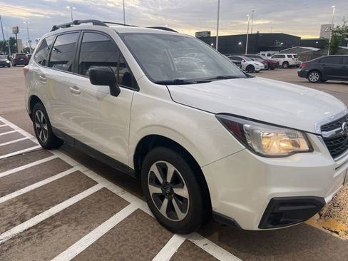Used 2017 Subaru Forester 2.5i w/ Alloy Wheel Package AWD/4WD image 4