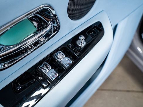 Used 2022 Rolls-Royce Cullinan image 38