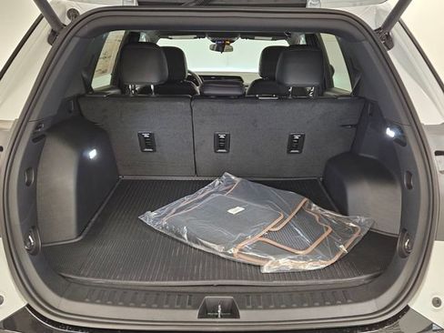 New 2026 GMC Terrain AT4 w/ LPO, Floor Liner Package image 9