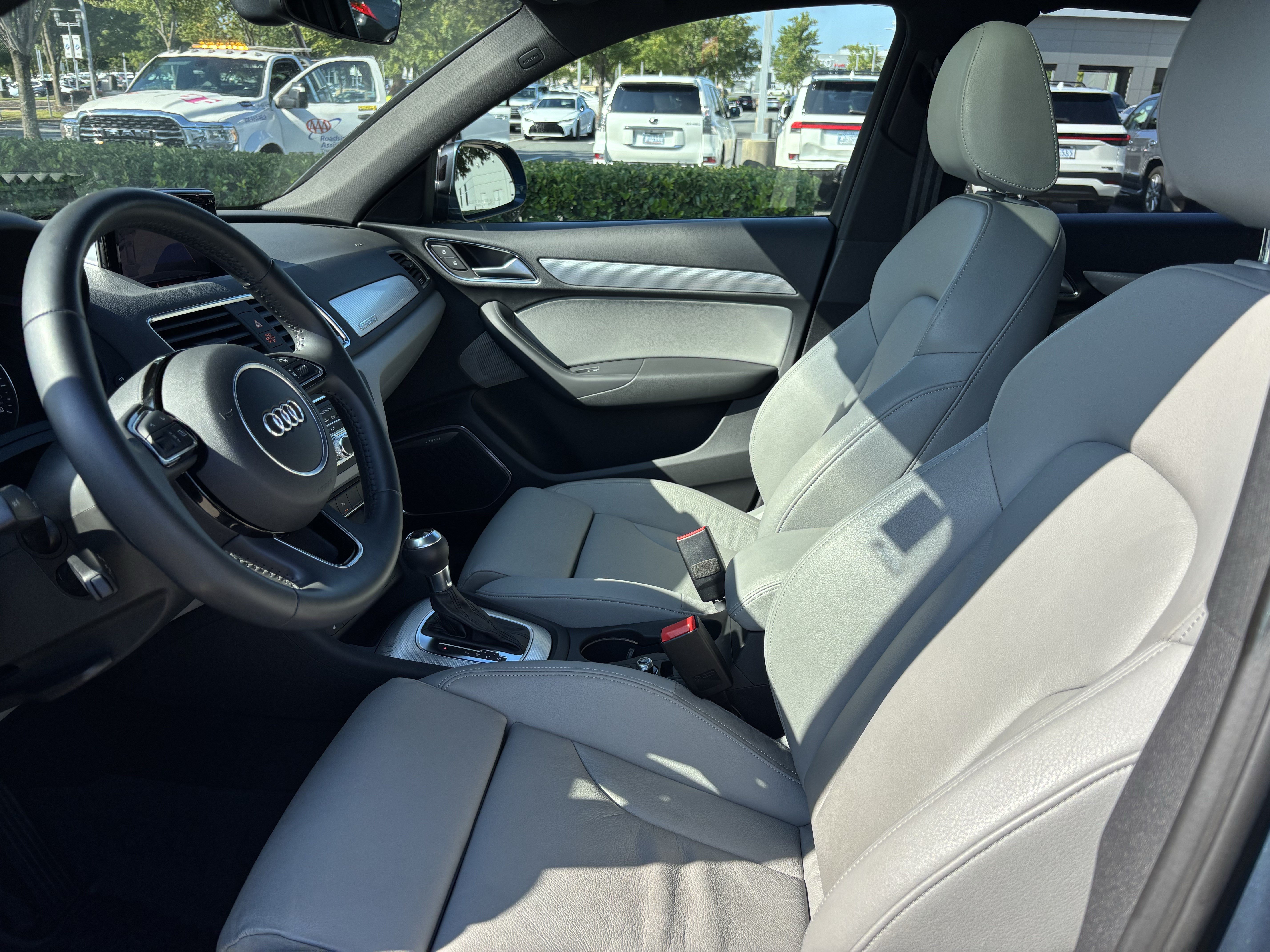 Used 2018 Audi Q3 2.0T Premium Plus AWD/4WD image 16