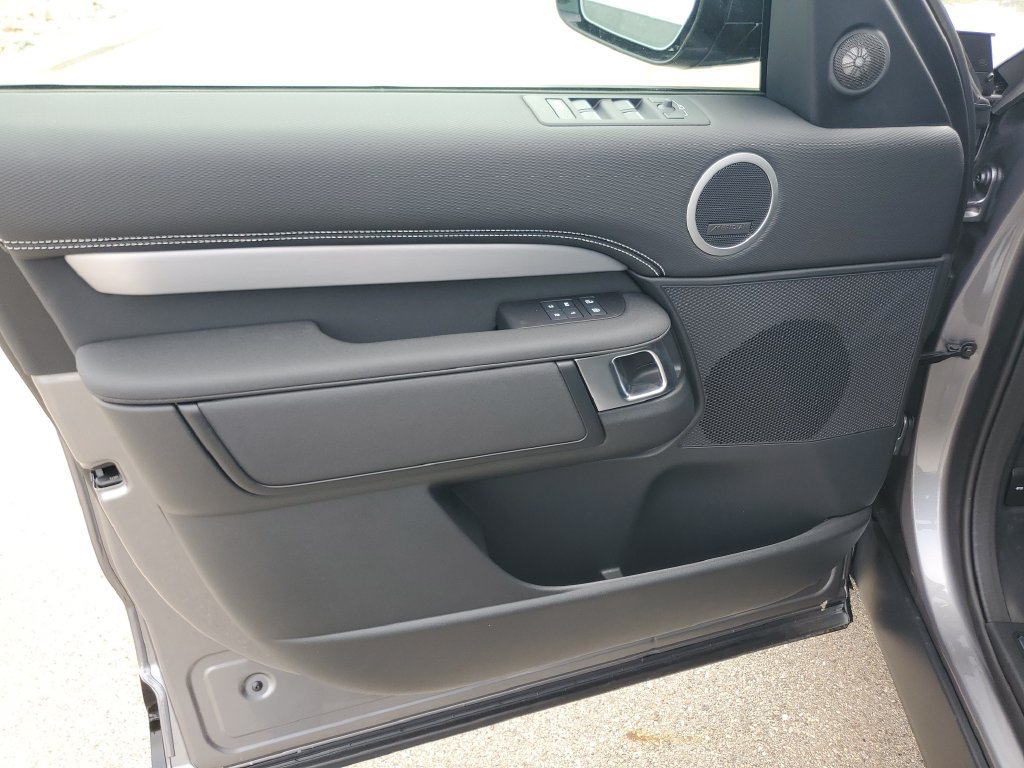 New 2026 Land Rover Discovery Limited Edition AWD/4WD image 7